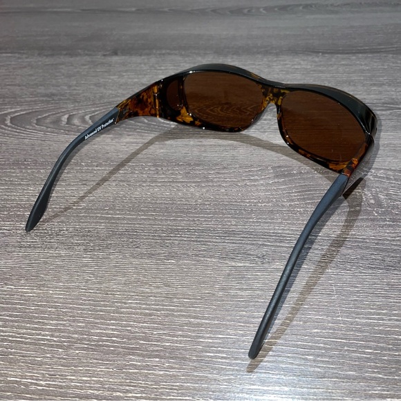 SOLAR SHIELD Tortoise Polarized Lens Advanced UV Protection Sunglasses - Picture 5 of 10